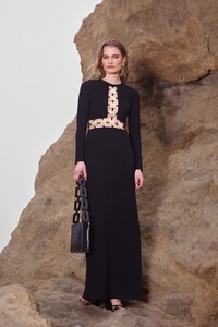 00003-Staud-PreFall-22-NewYork-credit-brand.jpg