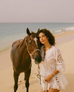 olivia_ortiz_transparente (2).jpg