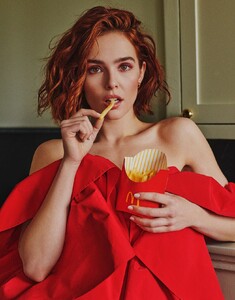 Zoey-Deutch-Sexy-TheFappening.Pro-6.jpg