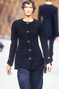 1061403012_Chanel1993HauteCouture39FW.thumb.jpg.70d916fe5ee93c237d937753cdf349ef.jpg