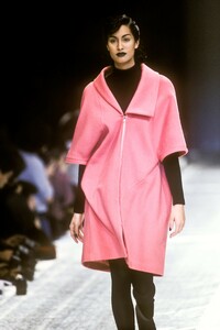 1569812676_CommedesGarcons1991WomenRTW56.thumb.jpg.ad4fd299d910f06247fd03f2ba35aa69.jpg