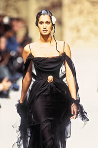 1878124797_Chanel1993HauteCouture108.thumb.jpg.168da91f6667f0421052f02f0bb6ba09.jpg