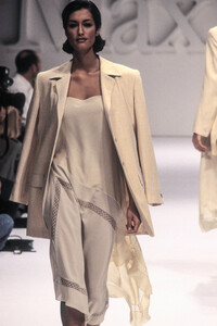 2063259733_MaxMara1995WomenRTW74.thumb.jpg.ce746b29e3accbe86f2dccd5e688e862.jpg