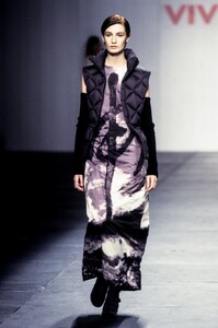 394155055_VivienneTam1999WomenRTW33.thumb.jpg.b4009b19646dac4ceaffdf8e2ec2ec77.jpg