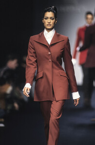 459487226_Lanvin1993WomenRTW51.thumb.jpg.5d9edd7e07bbfc6cb197d117b247bf75.jpg