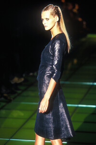 atelier-versace-ss-99-1.thumb.jpg.cf2597ccef47bf235708117c5481ee44.jpg