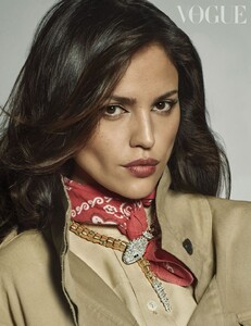 eiza-gonzalez-for-vogue-magazine-mexico-february-2022-12.jpeg