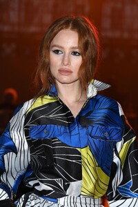 madelaine-petsch-at-ellie-saab-fashion-show-in-paris-01-26-2022-8.jpeg