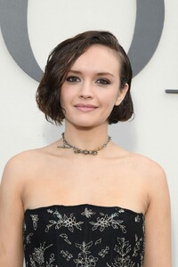 olivia-cooke-christian-dior-2.jpg