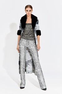 00024-Alice-Olivia-Fall-22-credit-brand.jpg