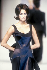 116457594_HerveLeger1994WomenRTW56.thumb.jpg.407ff10a47e952d20467144f6faac71e.jpg