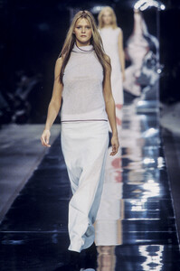 160249177_Lanvin1999WomenRTW60.thumb.jpg.4c07f495f9629cb3573b223b8f96be08.jpg