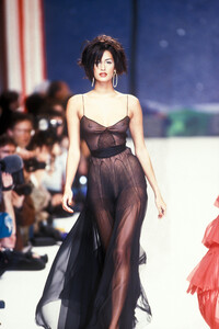 1807599223_Chanel1995HauteCouture111.thumb.jpg.f59ce3fe2a29ffe96d94e2766e49d40f.jpg