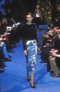 1972839229_DolceGabbana1998WomenRTW190.thumb.jpg.ab7f4143377df95bf711dda4176306b8.jpg