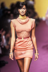 226722182_KarlLagerfeld1995WomenRTW6.thumb.jpg.55dfd7c5b5c282ef6a8c9fa43cd32bae.jpg