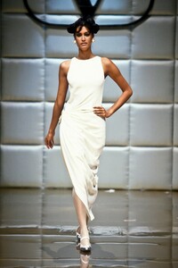 286183814_Valentino1995HauteCouture130.thumb.jpg.1cba48d0d533fff53fd993526be8efd7.jpg
