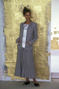 63241966_Chanel1998HauteCouture15.thumb.jpg.c191c1b0641965c24e3ec50fda42d70f.jpg