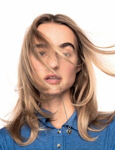 2022-02-24 Elle Italia-page-007.jpg