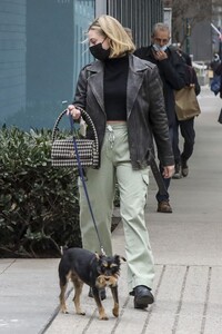 lili-reinhart-out-in-vancouver-01-30-2022-1.jpg