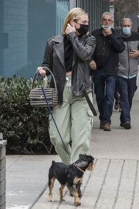 lili-reinhart-out-in-vancouver-01-30-2022-5.jpg