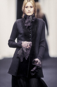 132104716_AlbertaFerretti1993WomenRTW12.thumb.jpg.d79e1307f485e6b2c301012ab11ecb95.jpg