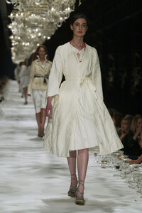 1391591323_DriesVanNoten2005WomenRTW12.thumb.jpg.256132c329bd0e09a97efc5f34d02444.jpg