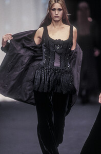 1820186041_AlbertaFerretti1993WomenRTW76.thumb.jpg.132cef1c5e5f2b16893b3be3ffe3f289.jpg