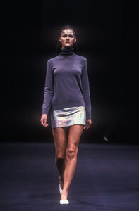 1945613713_PacoRabanne1998WomenRTW59.thumb.jpg.ae6c7b2e4f40cef801c8df32a9735431.jpg