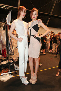 1975609164_ByblosSpring2012BackstageBSX5JM7rYJMl.thumb.jpg.2d474c82f6e2e9f0ac20e6b6e47cf477.jpg