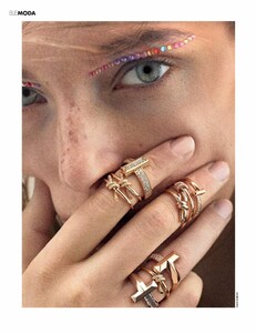 2022-03-19 Elle Italia-page-006.jpg