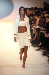 215185469_PacoRabanne2002WomenRTW66.thumb.jpg.dc37d6aa60b3c2892c6368fa615b98fc.jpg
