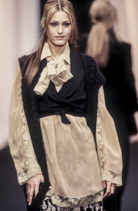 231348092_AlbertaFerretti1993WomenRTW94.thumb.jpg.80c79ca950d77ebd6e9f24d48cc1018e.jpg