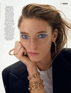 2022-03-19 Elle Italia-page-009.jpg