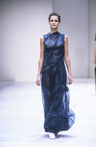 48945894_Lanvin1998WomenRTW89.thumb.jpg.3245895f97ff1d14adb7f0bfe94da416.jpg