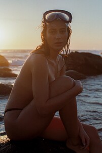 Alejandra-Guilmant-by-Andy-Noel-Teagan-Butler-15.thumb.jpg.fa3fa2cd25ea048086a7042aa197bfcf.jpg