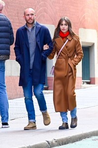 lily-collins-out-in-new-york-03-23-2022-9.jpg