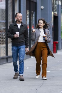 lily-collins-out-in-nyc-03-20-2022-2.jpg