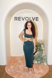 madison-pettis-revolve-clothing-store-event-in-la-03-03-2022-4.jpeg