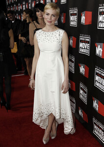 michelle-williams_16th-annual-critics-choice-movie-awards-4.jpg