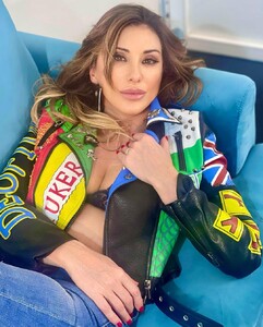 sabrinasalernofficial_275141234_678953676861391_4501830067375223536_n.jpg