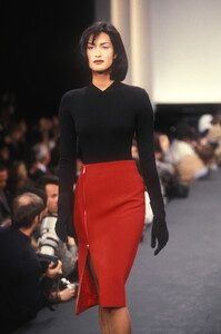 1037121520_RalphLauren1995WomenRTW37.thumb.jpg.18246003752c2c0ab7e62dc819837c17.jpg