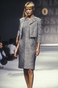 1132661495_Missoni1996WomenRTW72.thumb.jpg.63105bbe1dcd85755ab0b96778194047.jpg