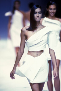 1140272945_IsseyMiyake1991WomenRTW64.thumb.jpg.1c78cb829c0e7e3649e3b33fcd188e0f.jpg