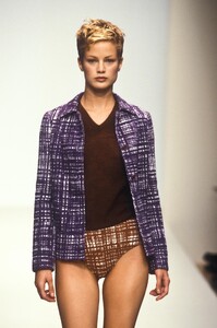 1162049745_Prada1996WomenRTW46.thumb.jpg.dd23db44ff92363d7be576863beb0512.jpg