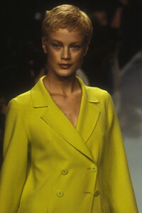 119712412_DonnaKaran1996WomenRTW80.thumb.jpg.e81089c22e852d5a025317f3426ab8db.jpg