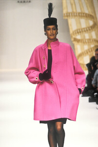 1225064166_PierreBalmain1993HauteCouture1.thumb.jpg.e2c4cc1ebea9a572b67d156b77dde6a5.jpg