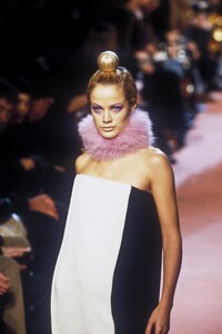 1226638346_JeanPaulGaultier1996WomenRTW90.thumb.jpg.c679b51c7611b496f2a5155f2c2e9dfd.jpg