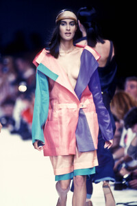 1299364894_IsseyMiyake1991WomenRTW73.thumb.jpg.d4e846750a4dfe594e7d24cbbfd2b375.jpg