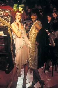 1307916018_JohnGalliano1998WomenRTW42.thumb.jpg.127886d7008e45001dbcaa7d4e5758d1.jpg