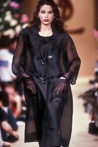 1316996988_YvesSaintLaurent1990HauteCouture75.thumb.jpg.f334d8859b69f3586052c1f2fa590be5.jpg